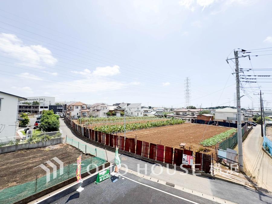 この開放感ある眺望と共に閑静な住宅街の季節感を演出する四季折々の変化を楽しめる心地よい場所となることでしょう。