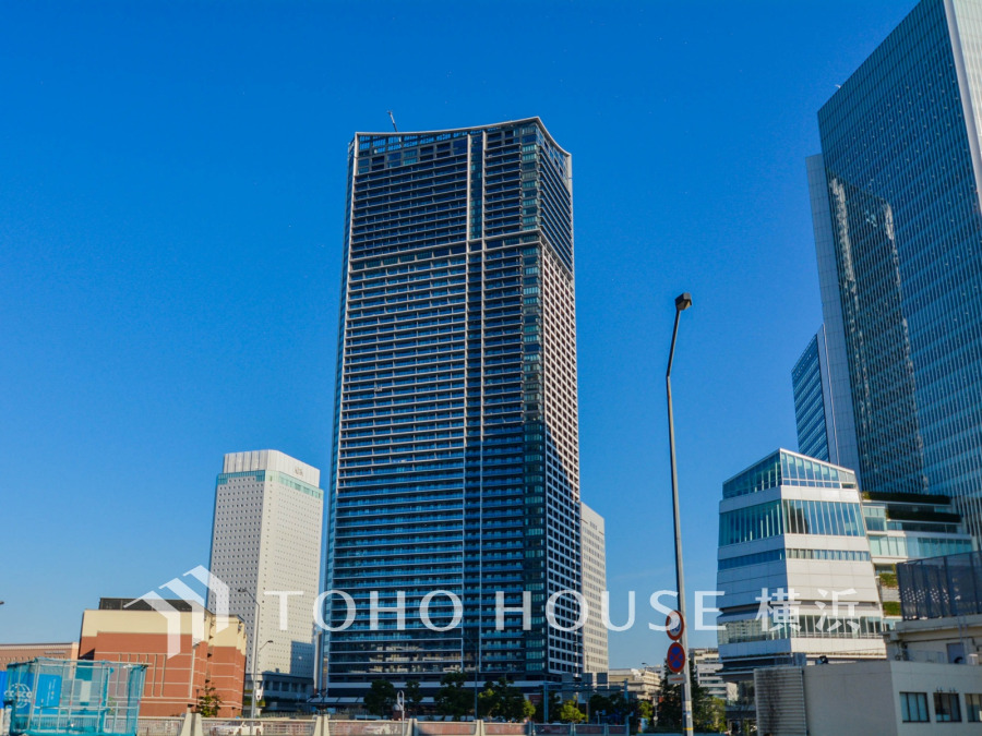 時代が流れても変わらぬ価値、刻まれた年月の積み重ねがあるからこそのやすらぎを感じる佇まい。安心感と同時に未来へも続く悠々たる景観は、落ち着きと安心感を感じられることでしょう。