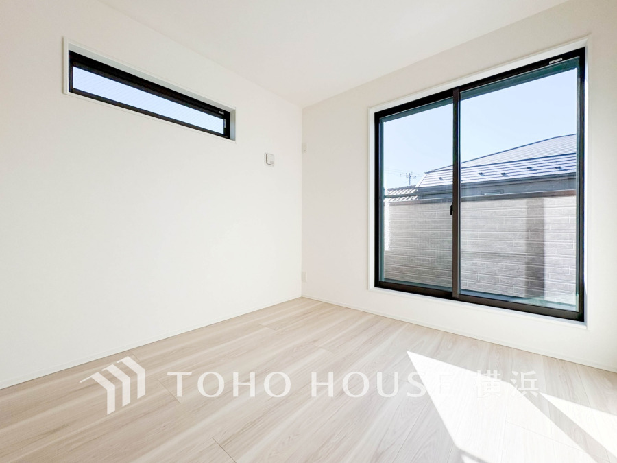 快適に過ごす条件は、一人ひとり違います。飾リ過ぎないシンプルな内装と偏り過ぎないデザインで統一しております。居住していく中でオーナー様だけの【マイホーム】に創り上げて下さい。