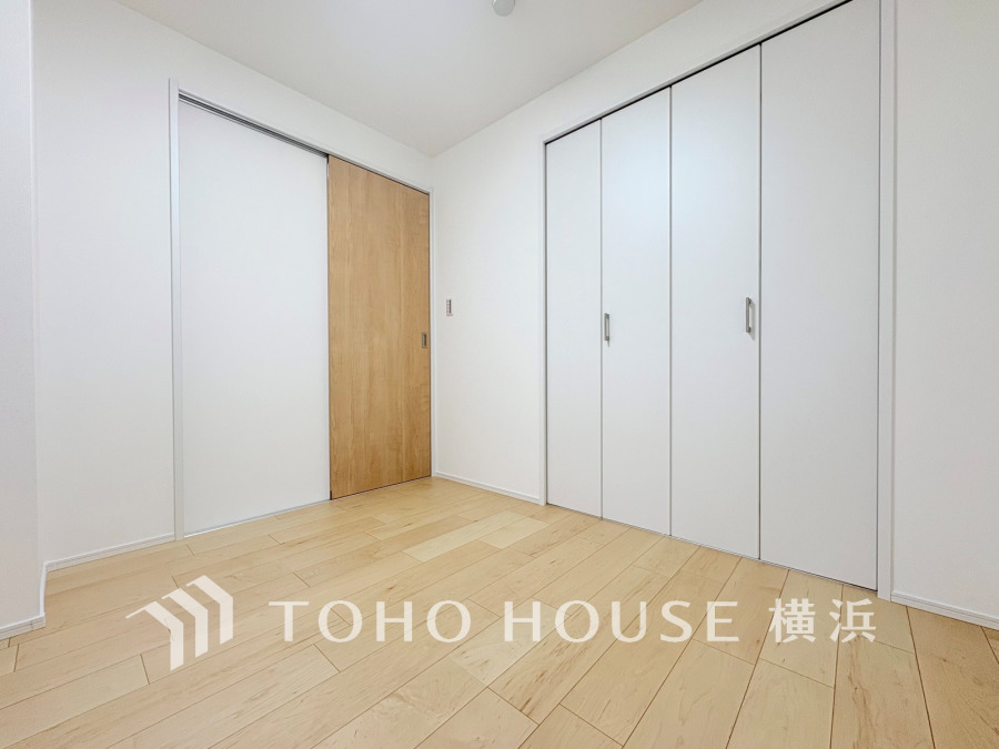 家族一人ひとりの大切なプライベート空間。趣味・感性で個性的に飾って頂けるようシンプルに仕上げてあります。自分時間を充実させながら心豊かなひとときを過ごすための大切な空間。