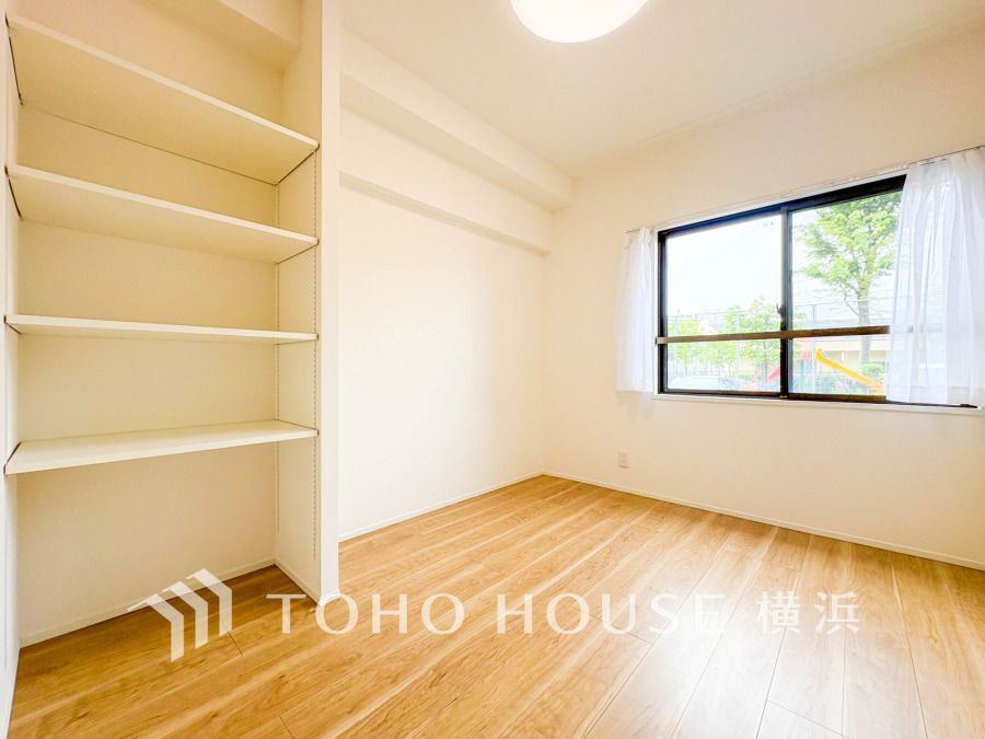 快適に過ごす条件は、一人ひとり違います。飾リ過ぎないシンプルな内装と偏り過ぎないデザインで統一しております。居住していく中でオーナー様だけの【マイホーム】に創り上げて下さい。