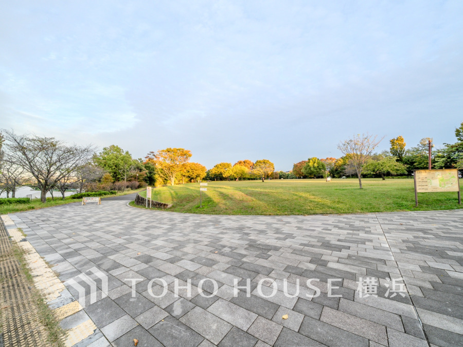 長坂谷公園…約800ｍ