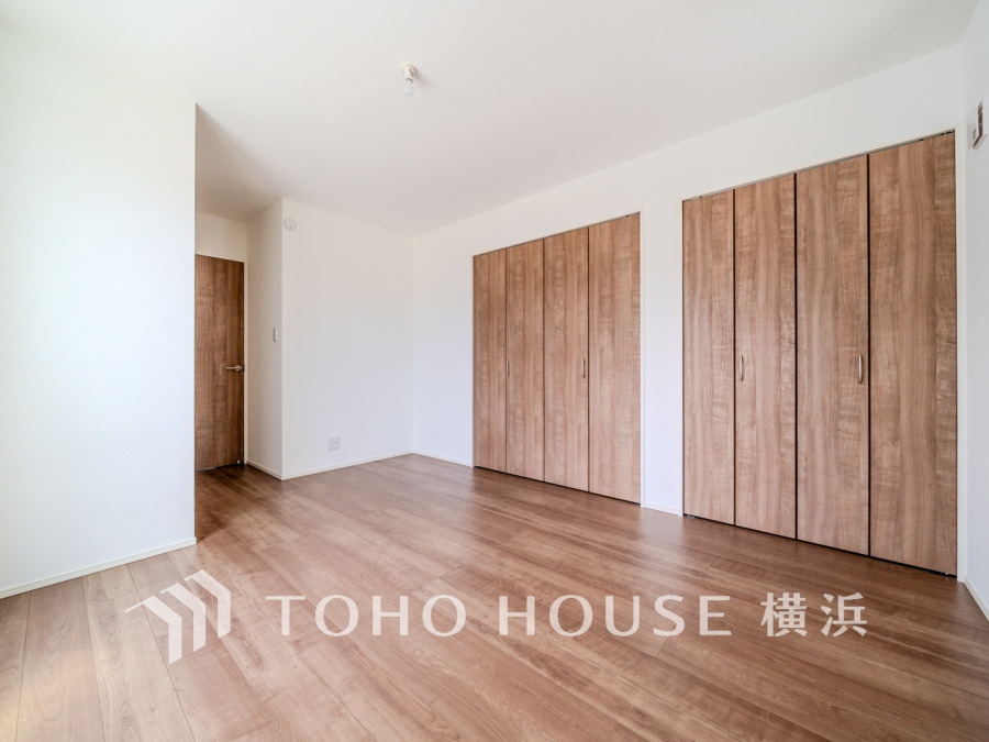 穏やかな寛ぎを届ける上質仕様のゆとりあるお部屋。自分時間を充実させながら心豊かにできるプライベート空間。