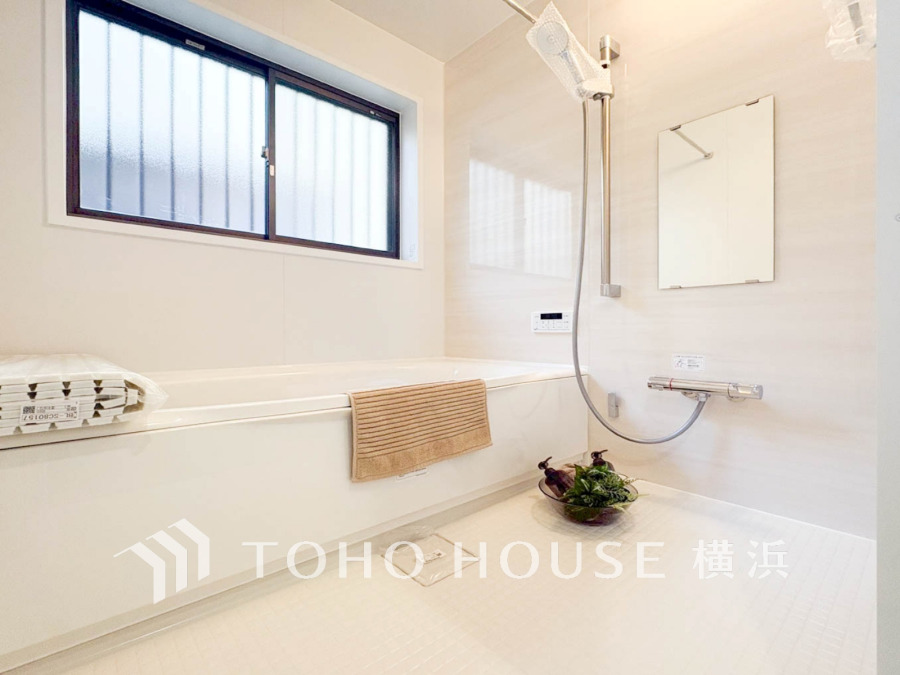 1日の疲れを取り心身を癒すことができる住まいの中のリラクゼーション空間、バスルーム。心からゆったりと寛いでいただけるよう、ゆとりのスペースを確保しています。