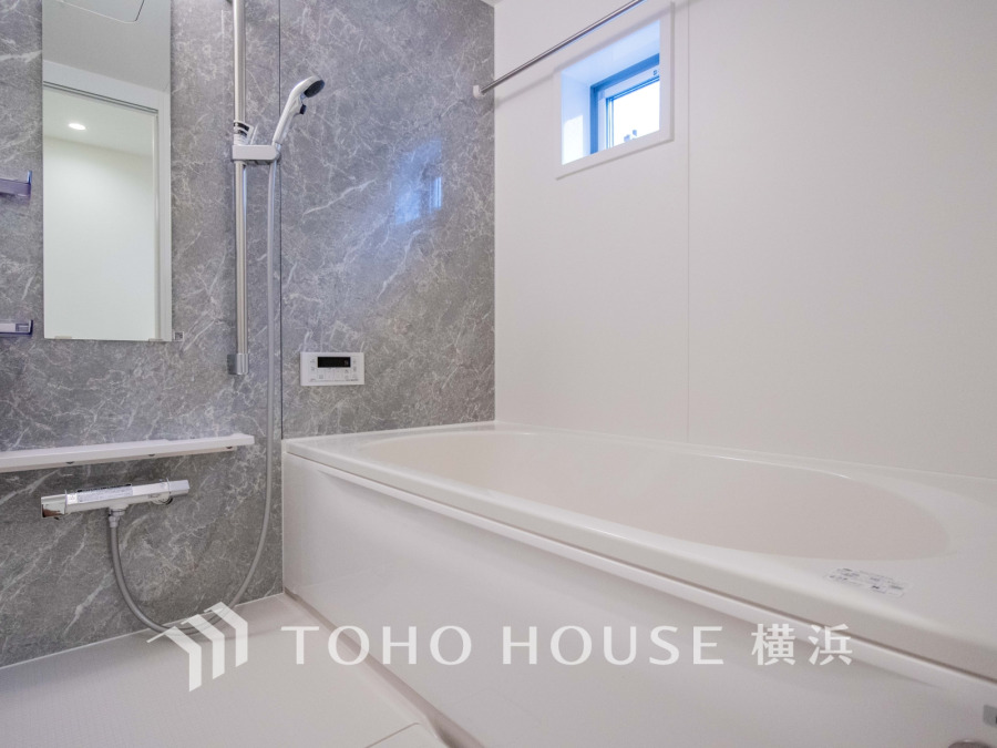 1日の疲れを取り心身を癒すことができる住まいの中のリラクゼーション空間、バスルーム。心からゆったりと寛いでいただけるよう、ゆとりのスペースを確保してます。