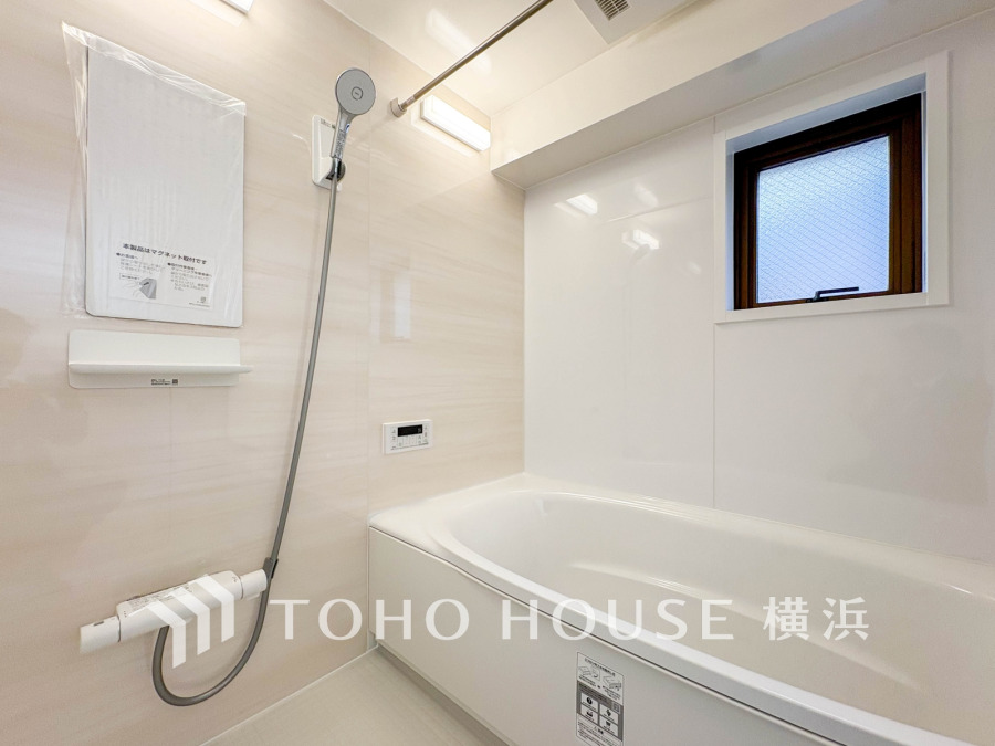 心地よいリラックスを叶える清潔感溢れる美しい空間。嬉しい窓付きです。