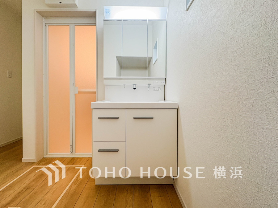 一日の始まりと終わりを心地よく演出してくれる、多彩な機能が備えられたパウダールーム。心地よいリフレッシュ空間です。