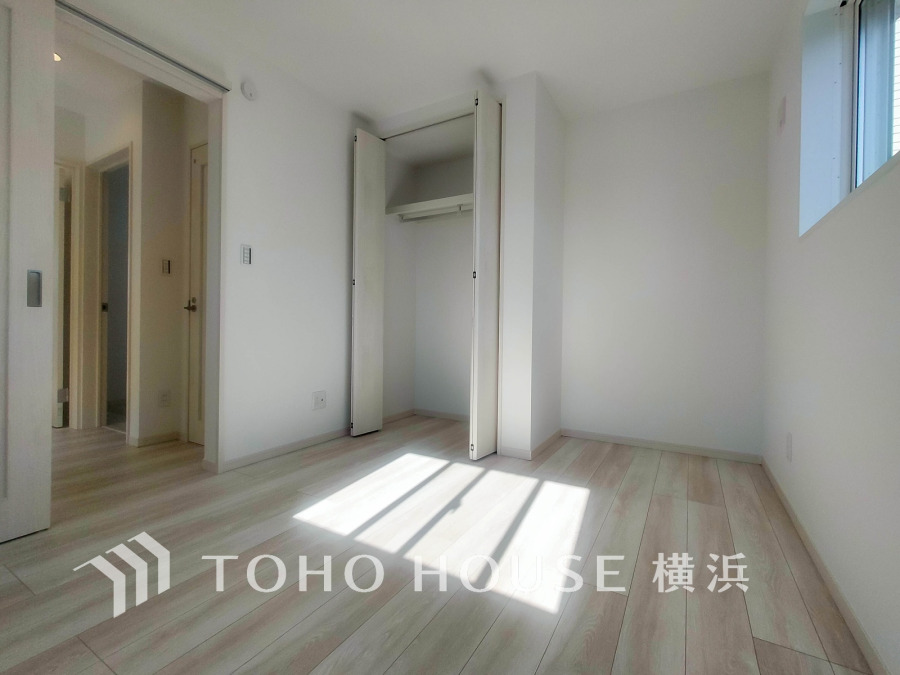 家族一人ひとりの大切なプライベート空間。趣味・感性で自由に演出できるよう、シンプルに仕上げた空間。暮らし心地を大きく左右する収納を、適材適所に配置し、使い勝手にも考慮しました。