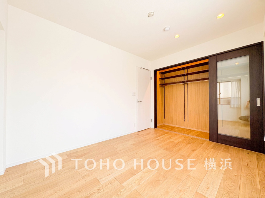 快適に過ごす条件は、一人ひとり違います。飾リ過ぎないシンプルな内装と偏り過ぎないデザインで統一しております。居住していく中でオーナー様だけの【マイホーム】に創り上げて下さい。