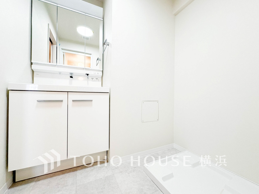 ご家族の1日が始まり、1日の終わりを締めくくる洗面空間。快適に過ごせることはもちろん、気品や優雅さを兼ね備えたパウダールームです。