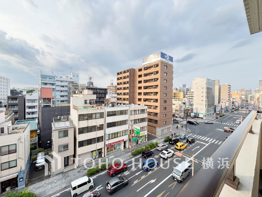 この開放感ある眺望と共に閑静な住宅街の季節感を演出する四季折々の変化を楽しめる心地よい場所となることでしょう。