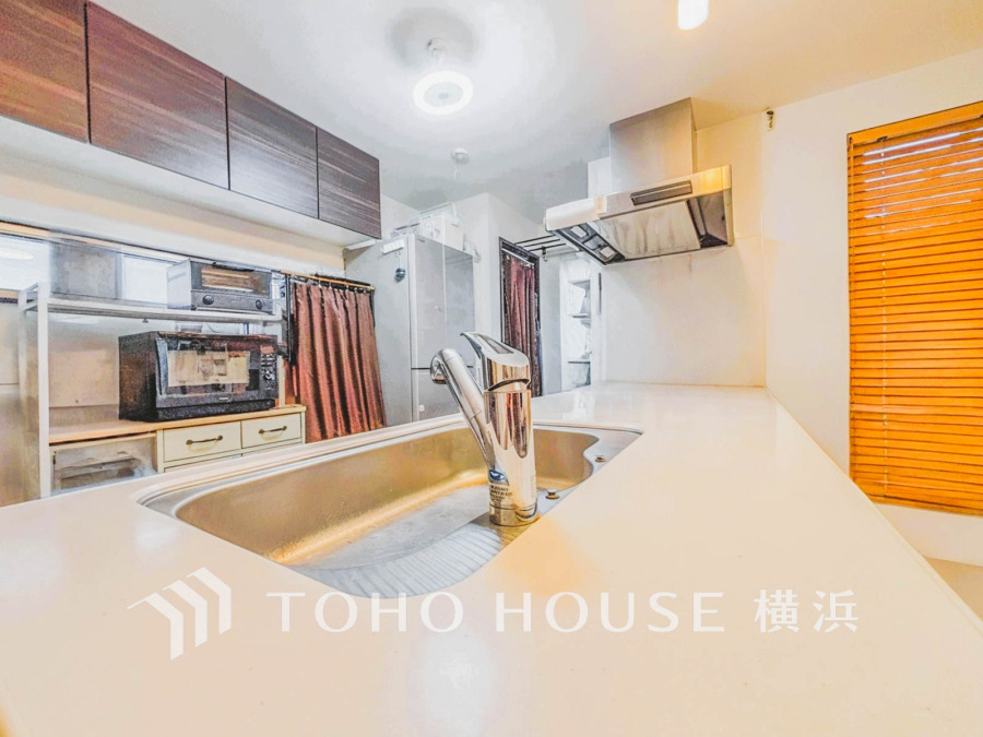 長い時間滞在するキッチンだからこそ、食事の準備を楽しい時間に、忙しい時でもスムーズに無駄なく作業できる、お手入れも簡単にできるなど、毎日を楽しくするキッチンスペースに仕上げられています。