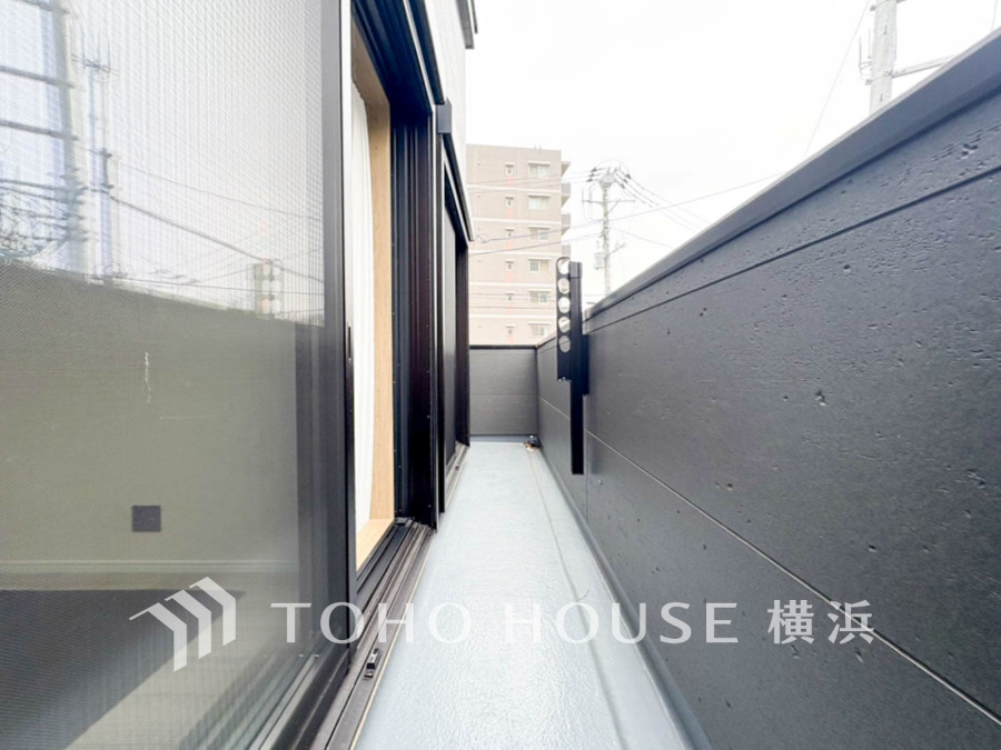 暮らしの中で光と風を演出してくれるバルコニー。爽やかな風を感じ、暖かな光を浴びて、快適な暮らしをここから。
