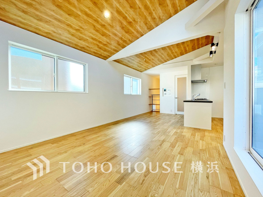 たくさんの想いが美しいカタチに彩られた時、そこにはひと時のくつろぎが生まれ、ゆっくりと愛着が育まれていきます。