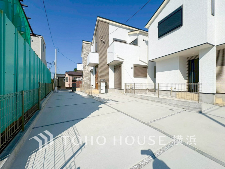 陽射しを受けて輝く時間、街灯に照らし出される夕暮れ時。様々なシーンで違った魅力的な表情を見せてくれます。住まう方のプライドを満たすクオリティを備えています。