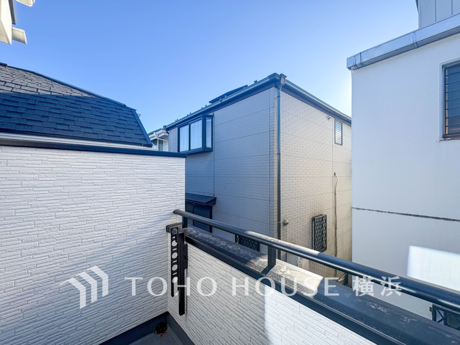 太陽に愛された邸は、陽当り・通風に優れた魅力的で快適さを追求した邸宅でした。ここに住むからこそ意味がある。