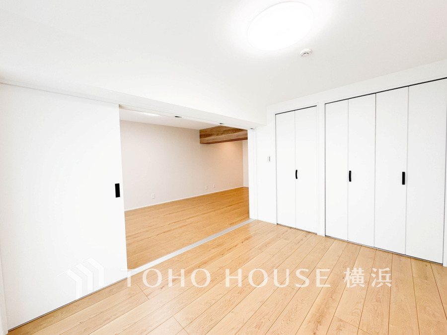 リビングに隣接した洋室は、引き戸を開け放してLDK空間を共有しながら開放的に使うこともできます。
