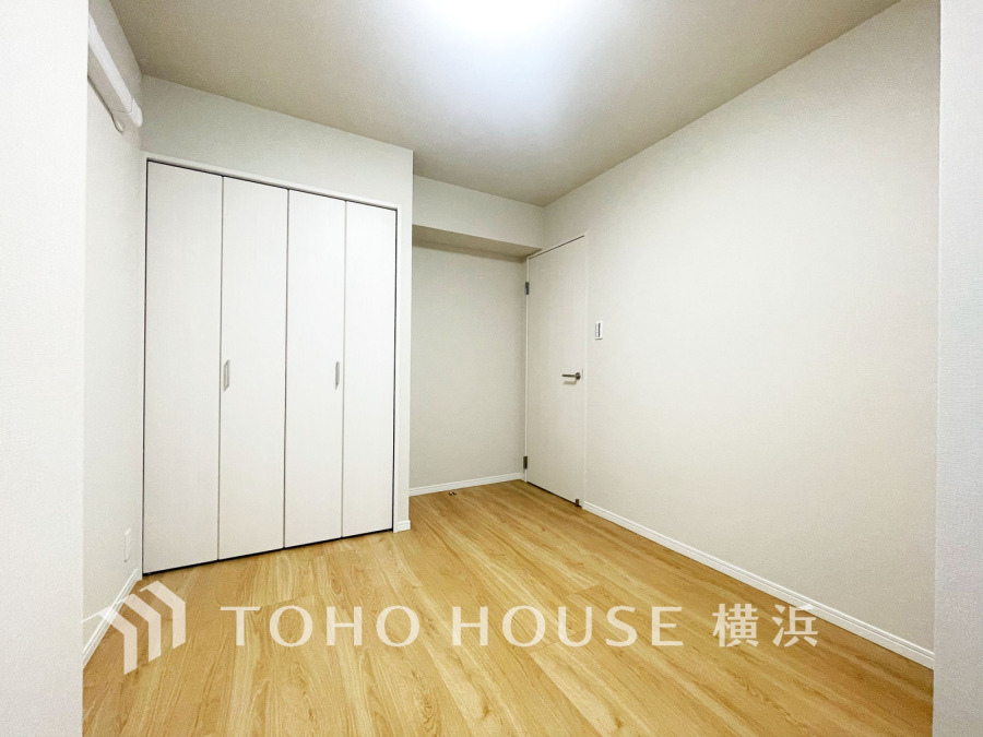 過ぎ行く時間をゆったりと感じることができる落ちついたプライベートルーム。リビングで楽しく過ごした後はゆっくり寛ぎの時間を満喫できます。静かな環境でリラックスタイムを愉しんで。