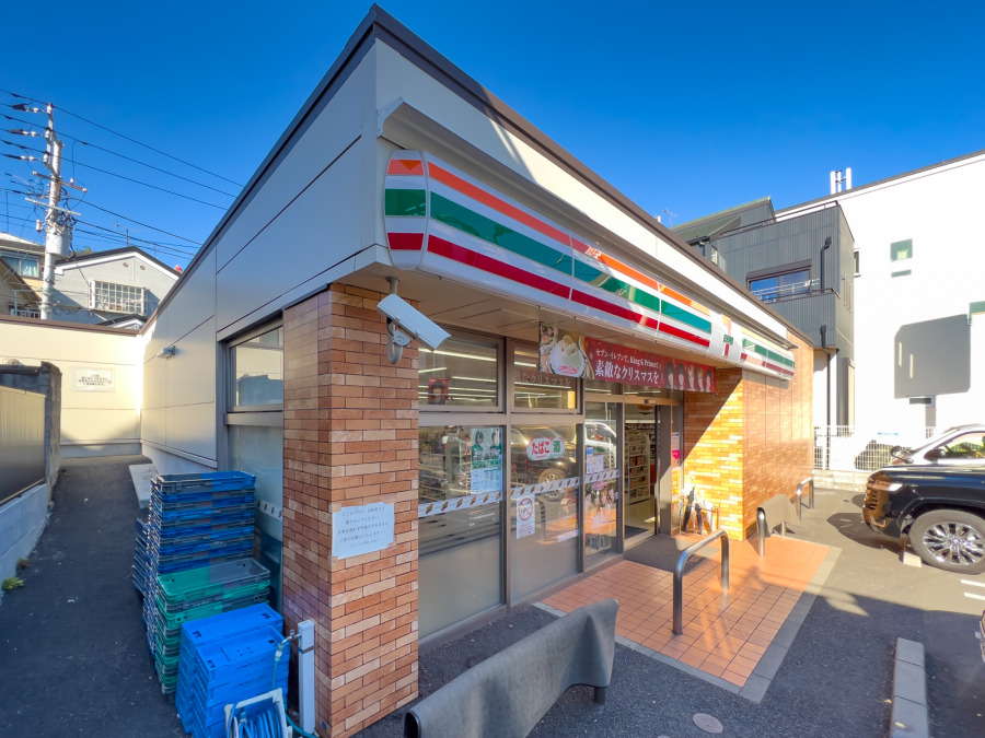 セブンイレブン横浜山元町店　約350ｍ
