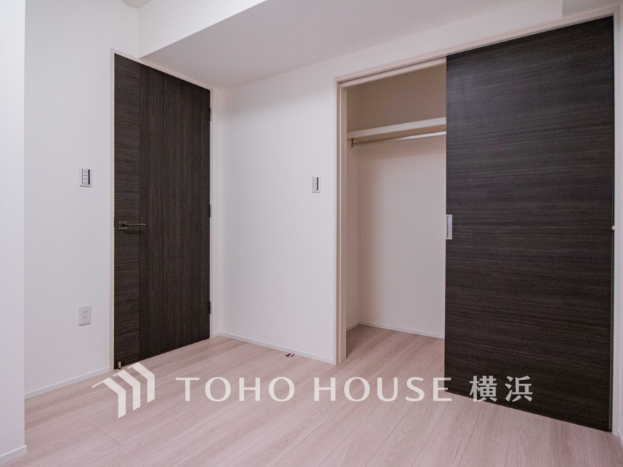 家族一人ひとりの大切なプライベート空間。趣味・感性で自由に演出できるよう、シンプルに仕上げた空間。暮らし心地を大きく左右する収納を、適材適所に配置し、使い勝手にも考慮しました。