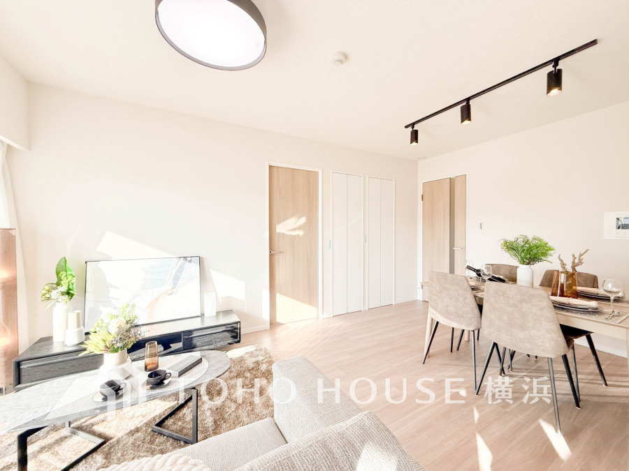 ご家族やお客様との時間など、多くの時を刻む空間。何気なく過ぎる時でさえも上質なひと時となる快適な空間を目指して。