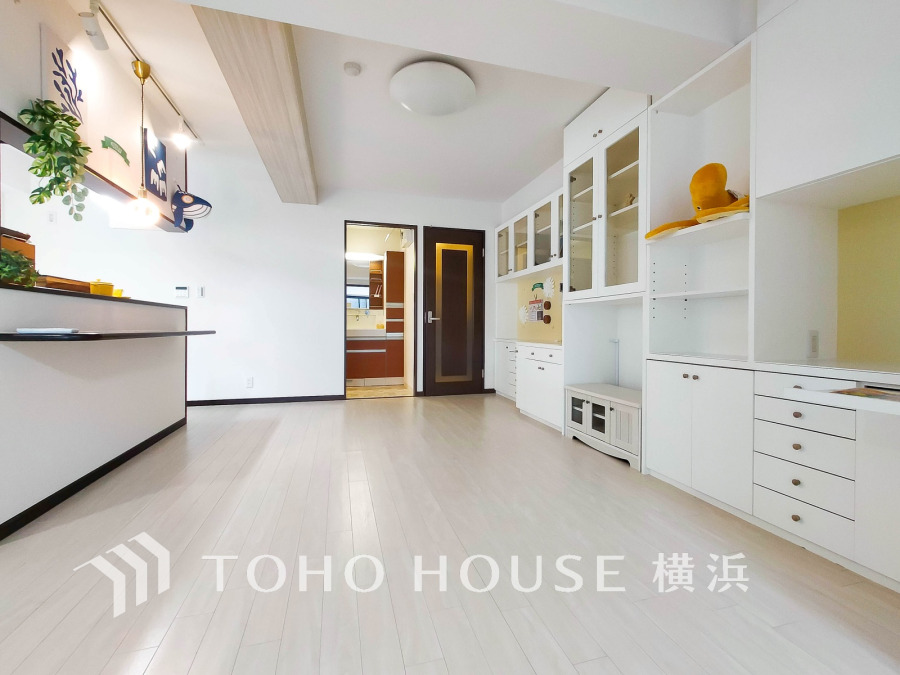 表現された空間は豊かな光と風を纏い、暮らしの時間を豊かにしてくれます。デザインされた空間や建物設備も大切な時間を彩ってくれることでしょう。