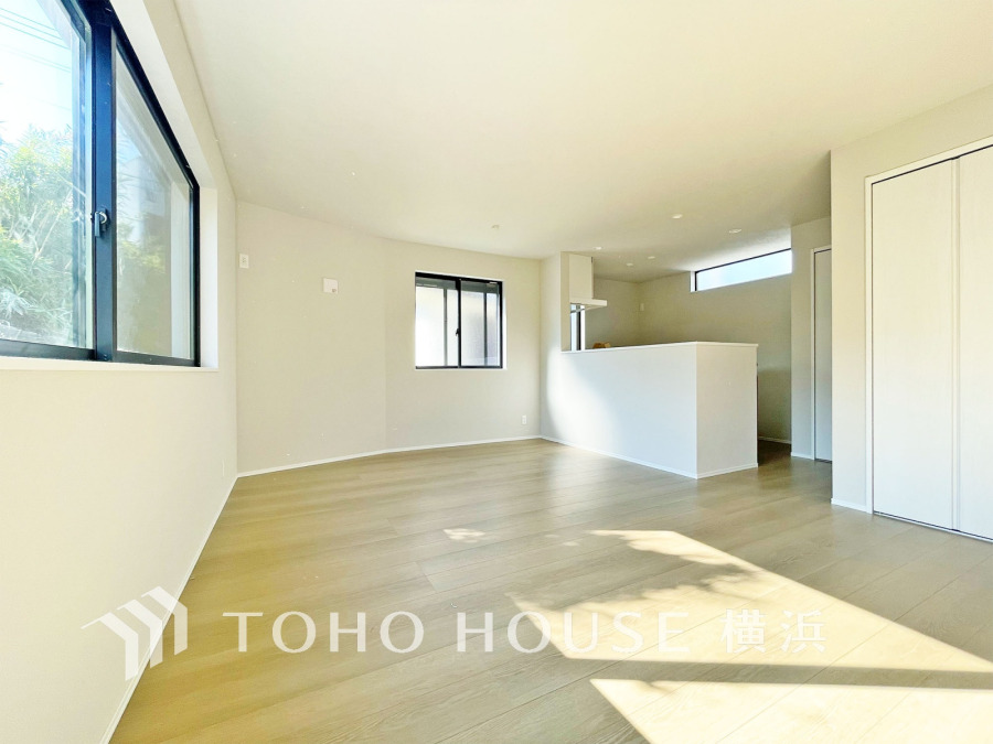 たくさんの想いが美しいカタチに彩られた時、そこにはひと時のくつろぎが生まれ、ゆっくりと愛着が育まれていきます。