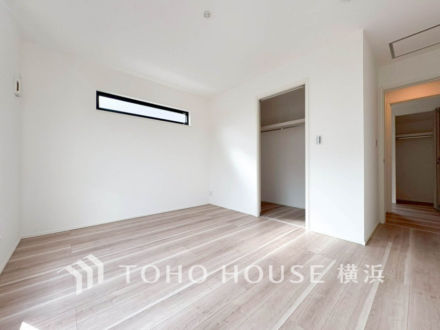 家族一人ひとりの大切なプライベート空間。趣味・感性で個性的に飾って頂けるようシンプルに仕上げてあります。自分時間を充実させながら心豊かなひとときを過ごすための大切な空間。