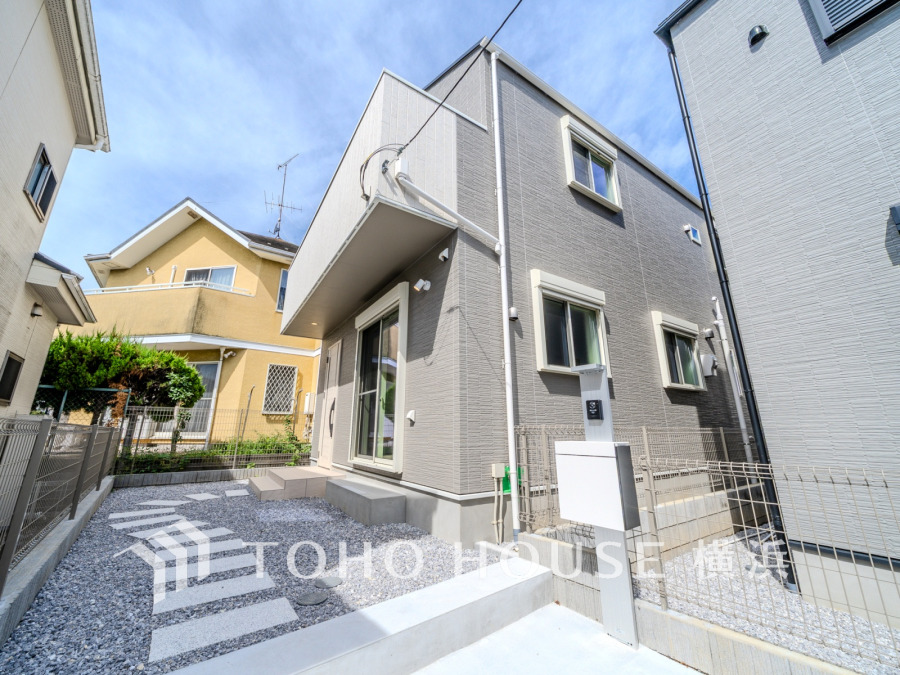 街に溶け合う美しい景観を生み出しているにも関わらず、採光や風通しを考えて設計された間取り。外観だけでなく、そこに住まうご家族の心地よさが最優先されますように。 