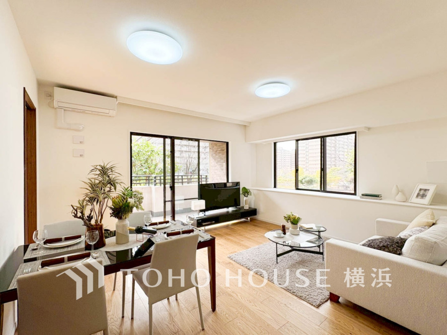 たくさんの想いが美しいカタチに彩られた時、そこにはひと時のくつろぎが生まれ、ゆっくりと愛着が育まれていきます。