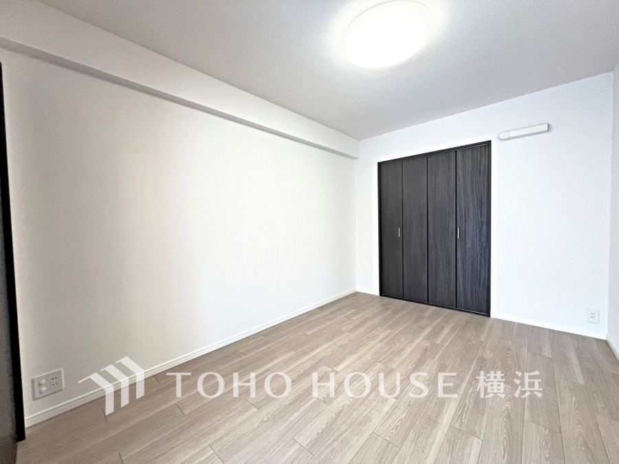 ゆとりと収納を確保した洋室。自分時間を充実させながら心豊かなひとときを過ごすための大切な空間です。
