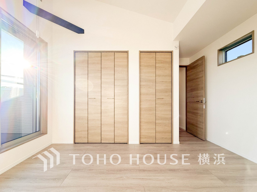 快適に過ごす条件は、一人ひとり違います。飾リ過ぎないシンプルな内装と偏り過ぎないデザインで統一しております。居住していく中でオーナー様だけの【マイホーム】に創り上げて下さい。