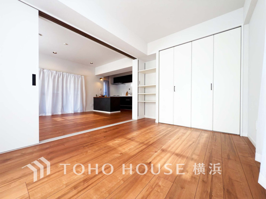 家族一人ひとりの大切なプライベート空間。趣味・感性で自由に演出できるよう、シンプルに仕上げた空間。暮らし心地を大きく左右する収納を、適材適所に配置し、使い勝手にも考慮しました。