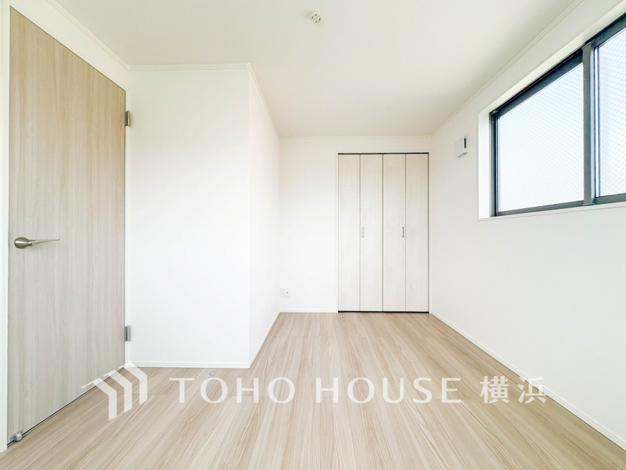 快適に過ごす条件は、一人ひとり違います。飾リ過ぎないシンプルな内装と偏り過ぎないデザインで統一しております。居住していく中でオーナー様だけの【マイホーム】に創り上げて下さい。