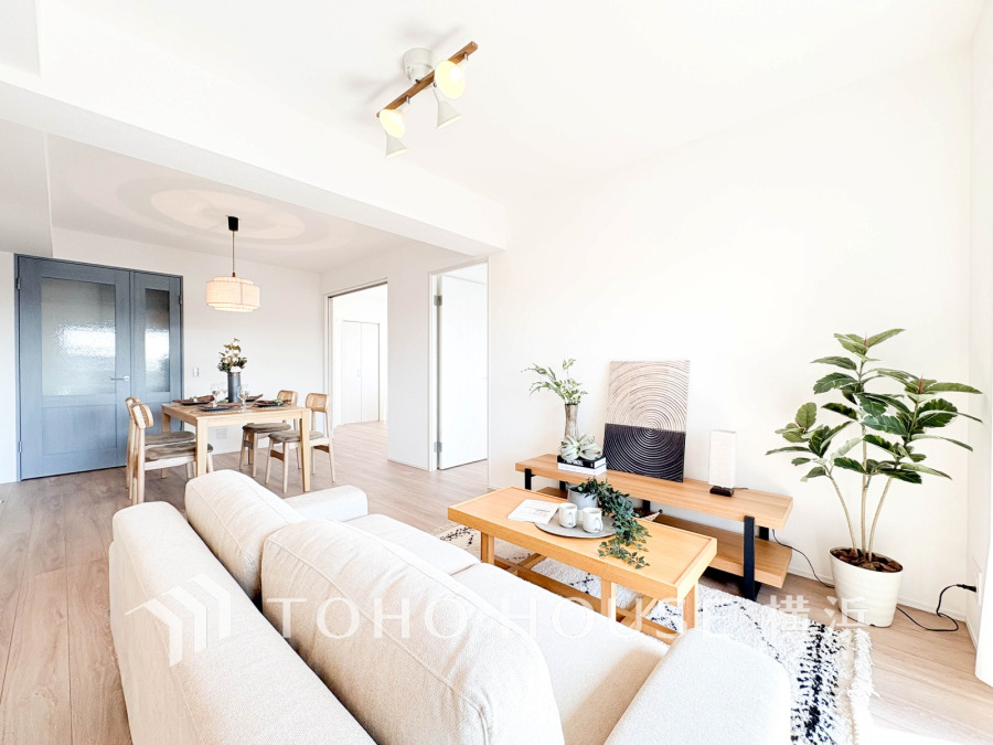 太陽の恵みを受けた明るい空間。吹きぬける風を感じながら爽やかで風通しの良い暮らしが叶います。
