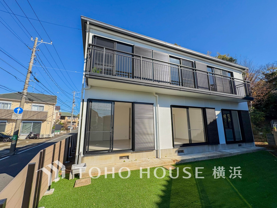 爽やかな青空の下に贅沢なほどに降り注ぐ陽光、豊かな居住性と、クオリティが見事に調和した住空間は、住まうことの喜びを感じさせてくれます。