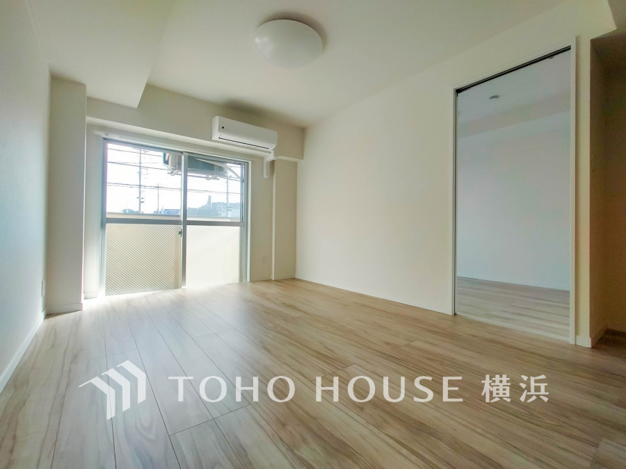 和やかで洗練された空間の演出。寛ぎとコミュニケーションを育む居心地のよい場所。嬉しいエアコン付きです。