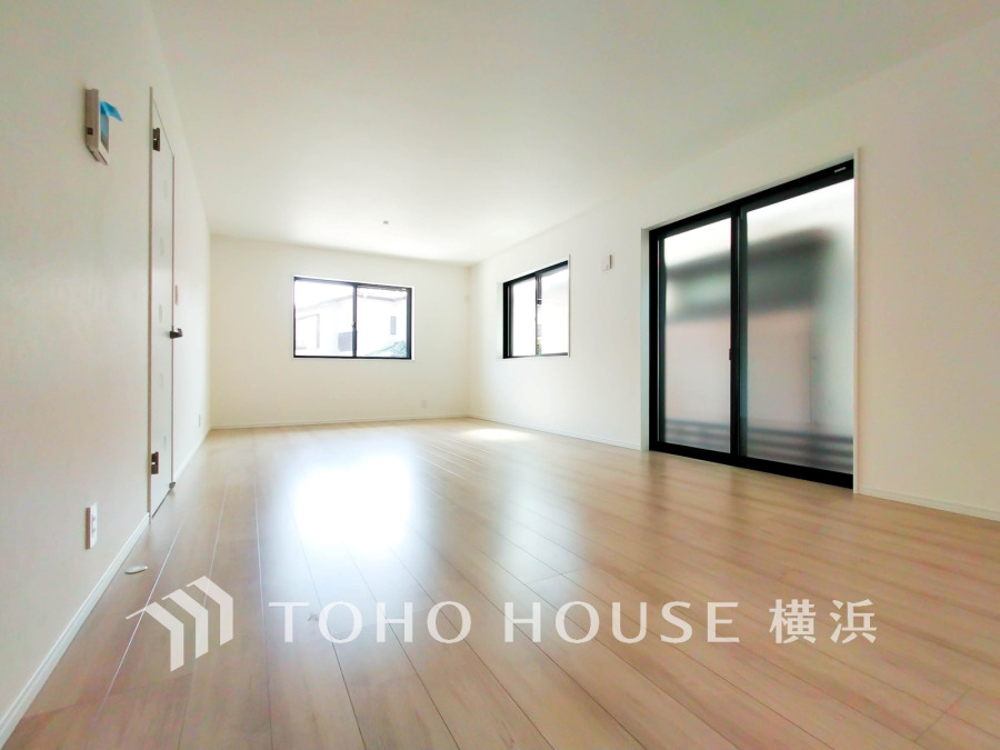 太陽の恵みを受けた明るい空間。吹きぬける風を感じながら爽やかで風通しの良い暮らしが叶います。
