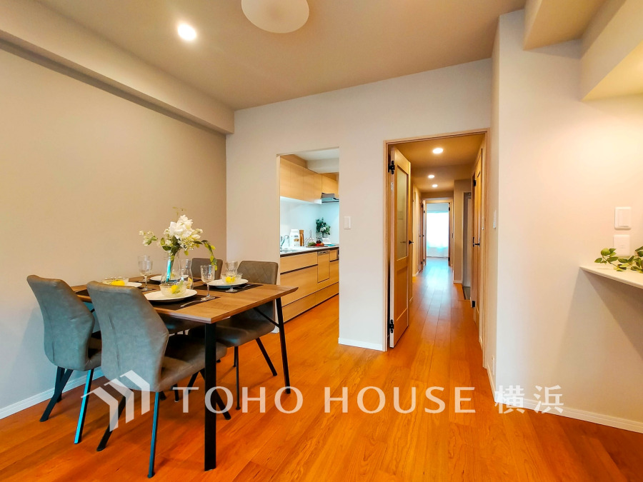 和やかで洗練された空間の演出。寛ぎとコミュニケーションを育む居心地のよい場所。