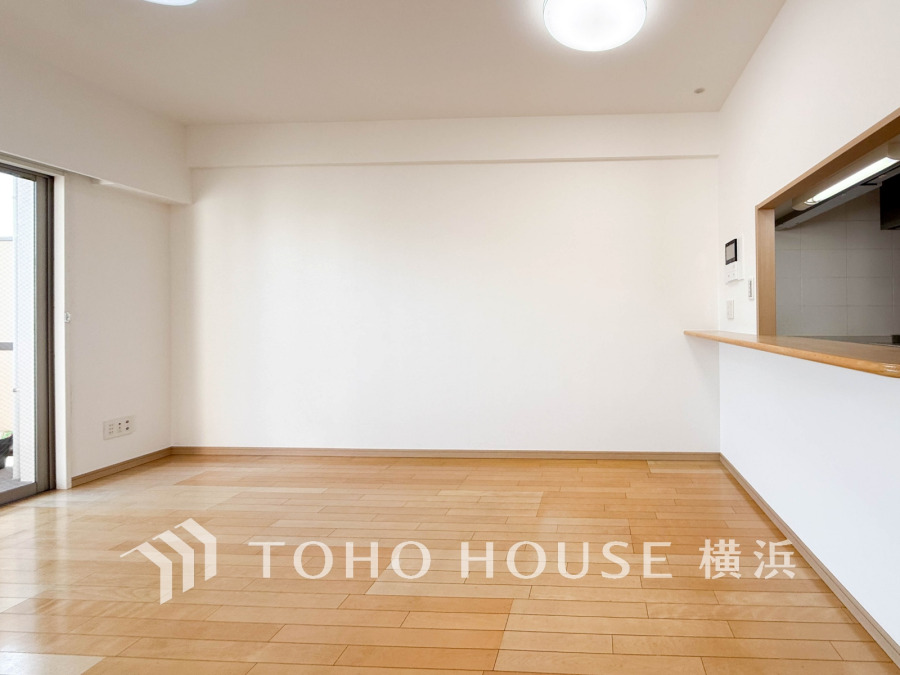 太陽の恵みを受けた明るい空間。吹きぬける風を感じながら爽やかで風通しの良い暮らしが叶います。
