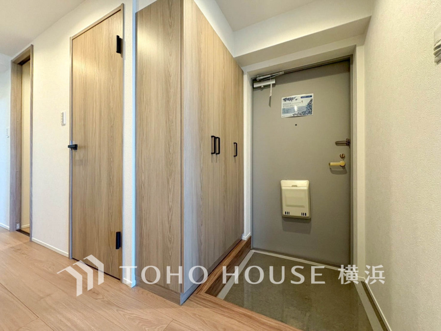 居住者の帰り、訪れる方を優しく迎える・安らぎに満ちた生活空間を予感させる。健やかな暮らしを楽しめそう
