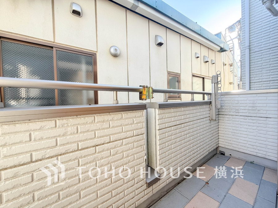 暮らしの中で光と風を演出してくれるバルコニー。爽やかな風を感じ、暖かな光を浴びて、快適な暮らしをここから。
