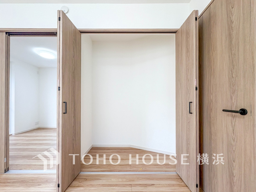 暮らし心地を大きく左右する収納を、適材適所に配置し使い勝手を考慮しました。空間を余すところなく有効利用した収納は生活空間をより上質なものにしてくれるでしょう。