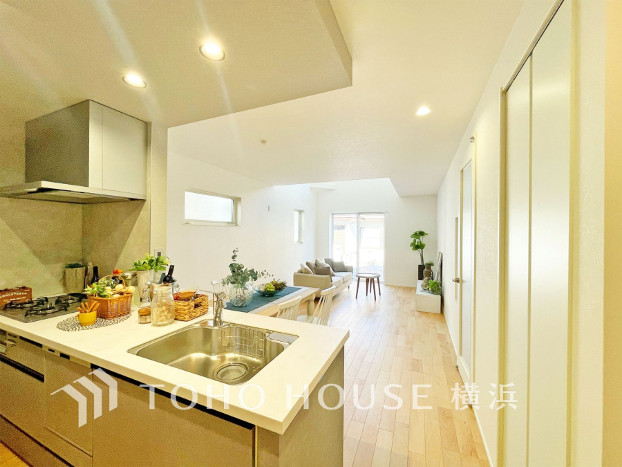 ここから始まる「日常」はご家族にとって大切で貴重な時間。少しでも豊かに、少しでも快適に。そんな想いを大切にした本邸宅は、これから先のお住まいをきっと支えてくれるはずです。