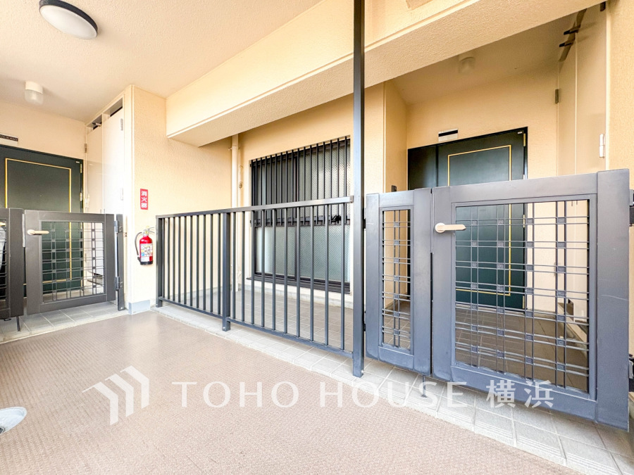 清潔感溢れる玄関がお出迎えする本邸宅の物語は、ここから始まる日常を期待させます。この場所には「希望」と「優越」で包み込んでくれる「特別」な空間があります。