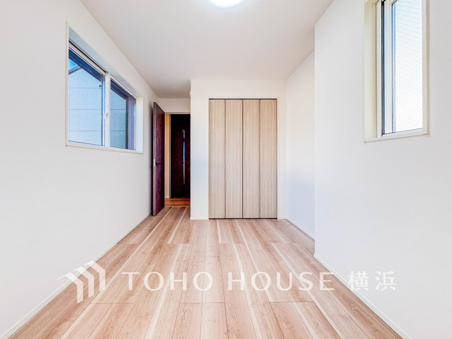 お客様の求める本当の“住み心地”とは何なのか。そのための一手間一工夫を惜しみません。街並みや周辺の環境に呼応しながら、美しく、そして毎日の暮らしを考慮した機能性の高い住まい。