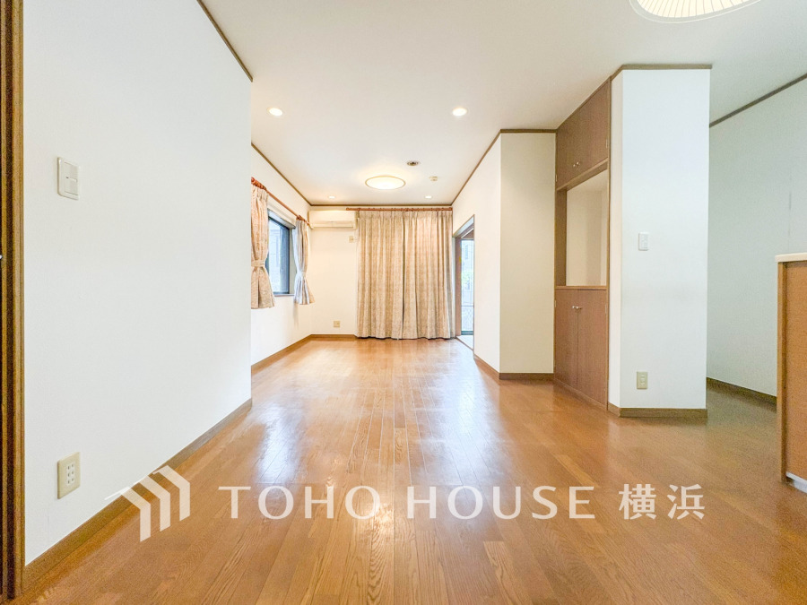 和やかで洗練された空間の演出。寛ぎとコミュニケーションを育む居心地のよい場所。