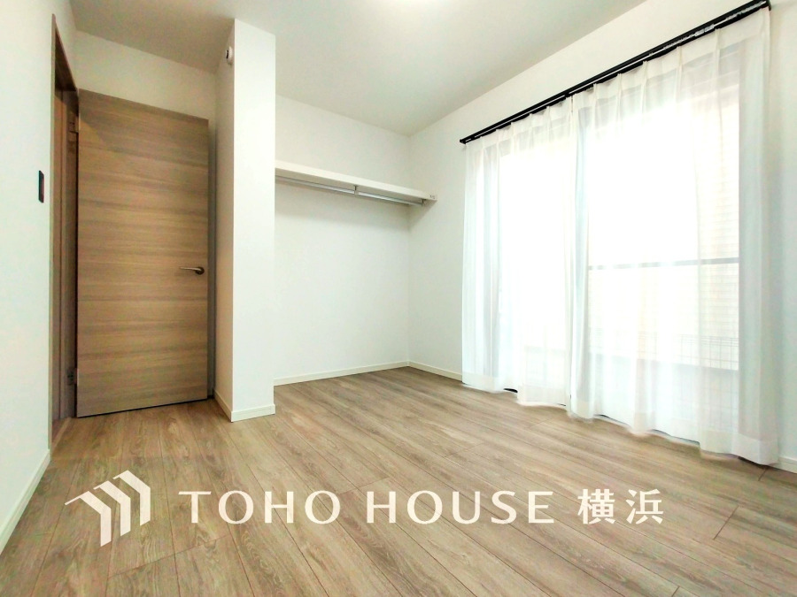 過ぎ行く時間をゆったりと感じることができる落ちついたプライベートルーム。リビングで楽しく過ごした後はゆっくり寛ぎの時間を満喫できます。静かな環境でリラックスタイムを愉しんで。