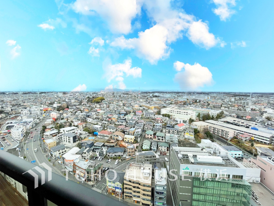 街の風景が広がる見事な眺望。朝も昼も夜も異なる表情を見せる美しい眺めは、飽きることなく心や暮らしに癒しを与え、彩を添えることでしょう。