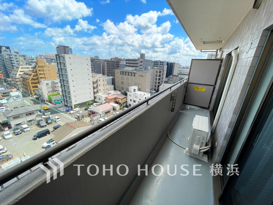 開放感があり、遮るものもなく気持ちのいい景色が広がります。お部屋にも爽やかな風と暖かく柔らかな日差しが差し込み、毎日の暮らしを豊かに彩ります。